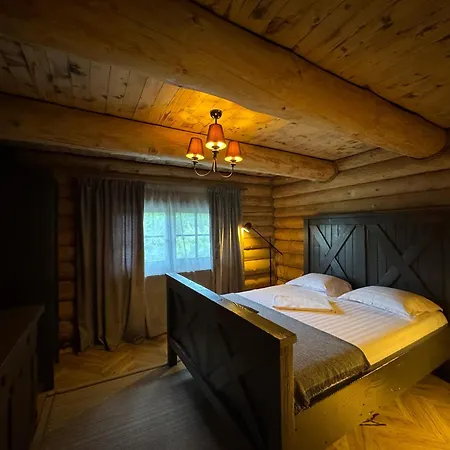 Amber Hills Romania ロッジ *