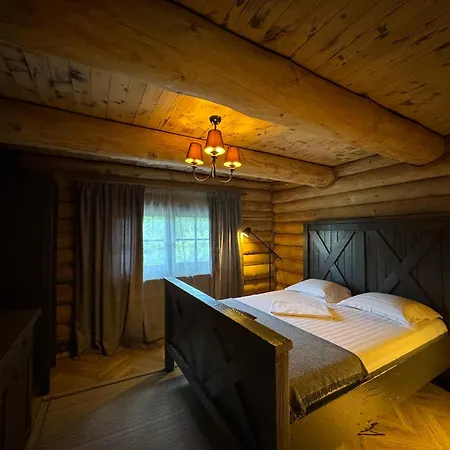 Amber Hills Romania Lodge *